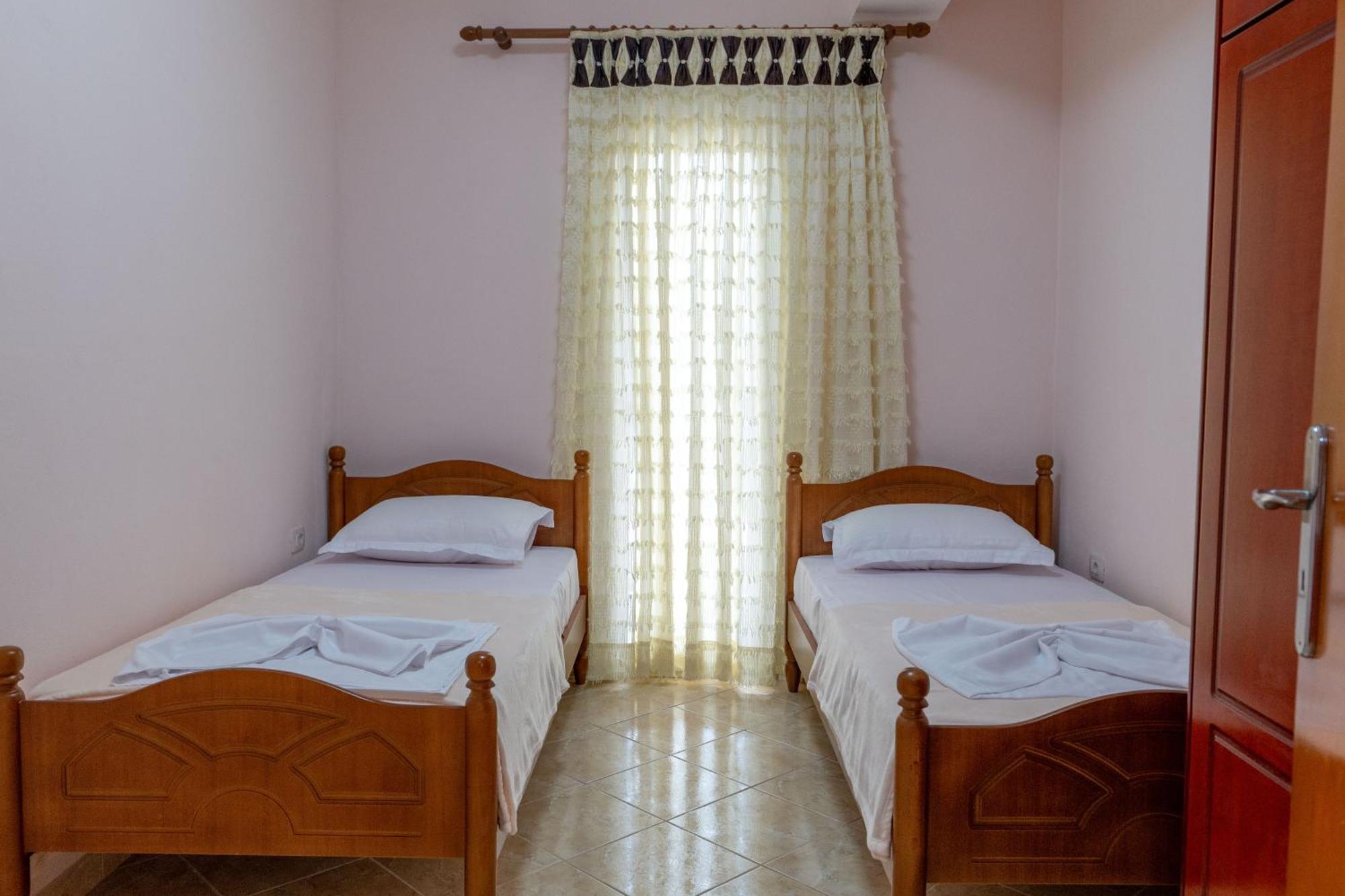 Villa Kale Sarandë エクステリア 写真